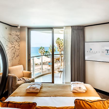 Daniel Herzliya Hotel Exterior photo A room at the hotel