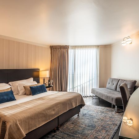 Daniel Herzliya Hotel Exterior photo A room at the hotel