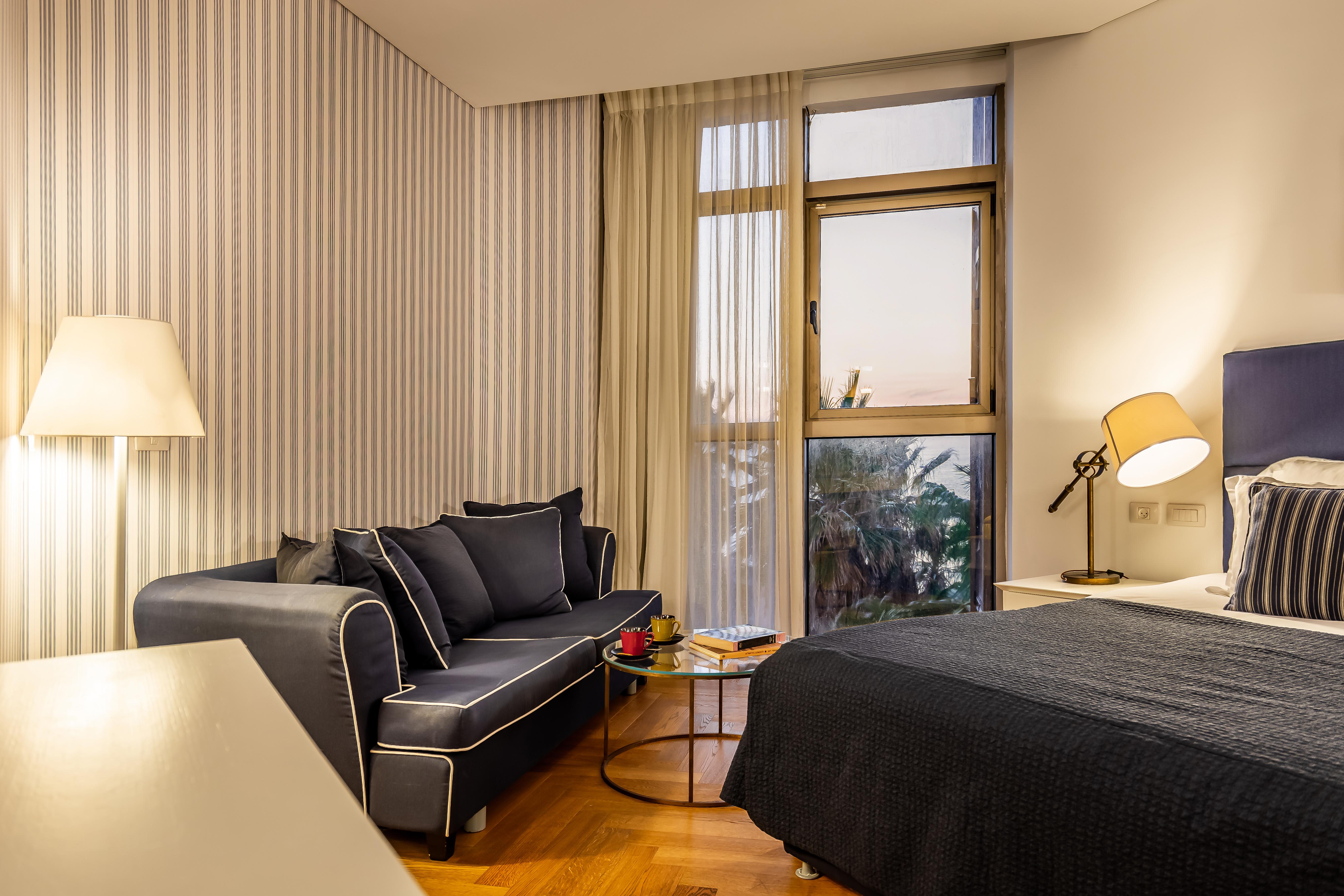 Daniel Herzliya Hotel Exterior photo A room at the hotel
