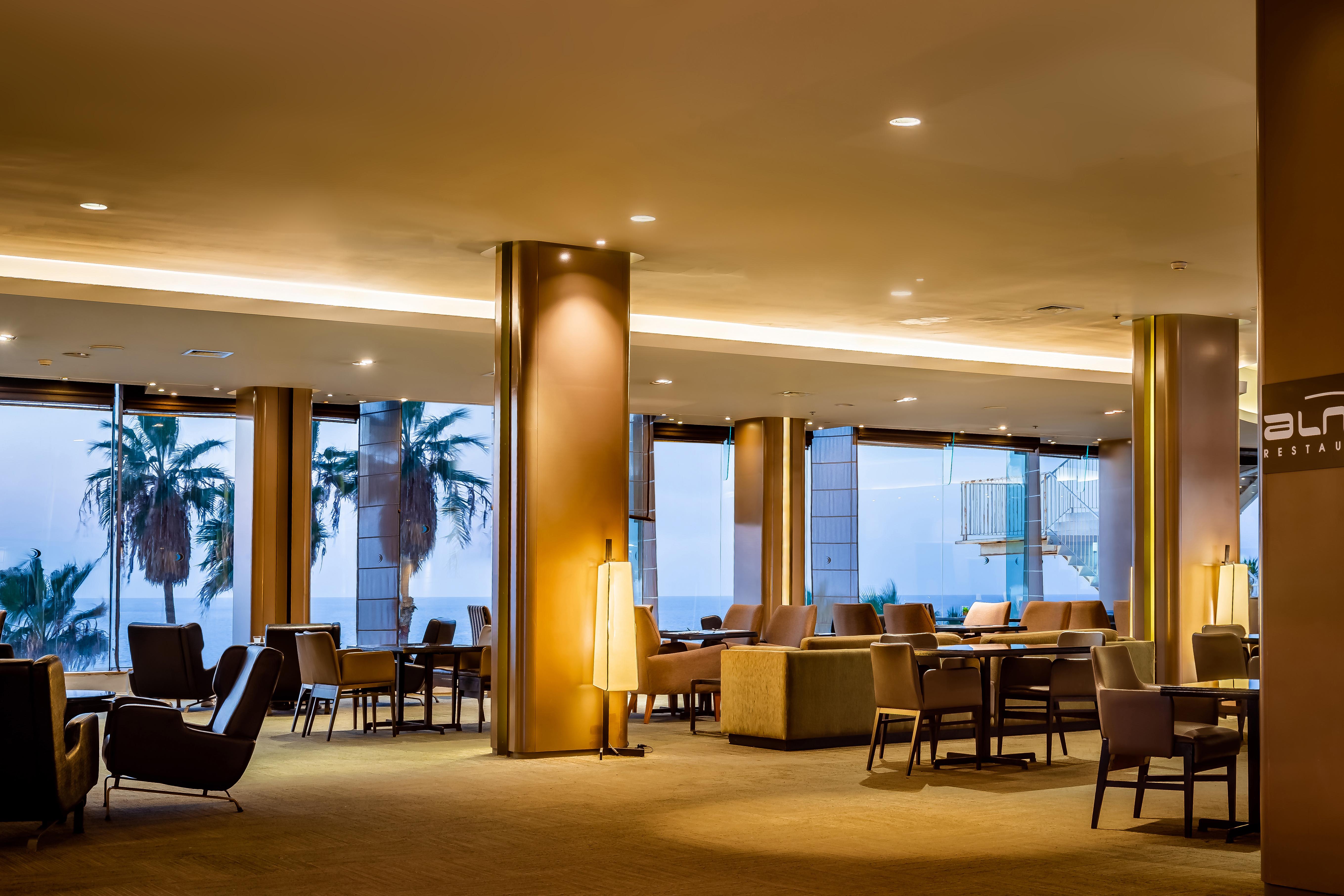 Daniel Herzliya Hotel Exterior photo The lobby of the hotel