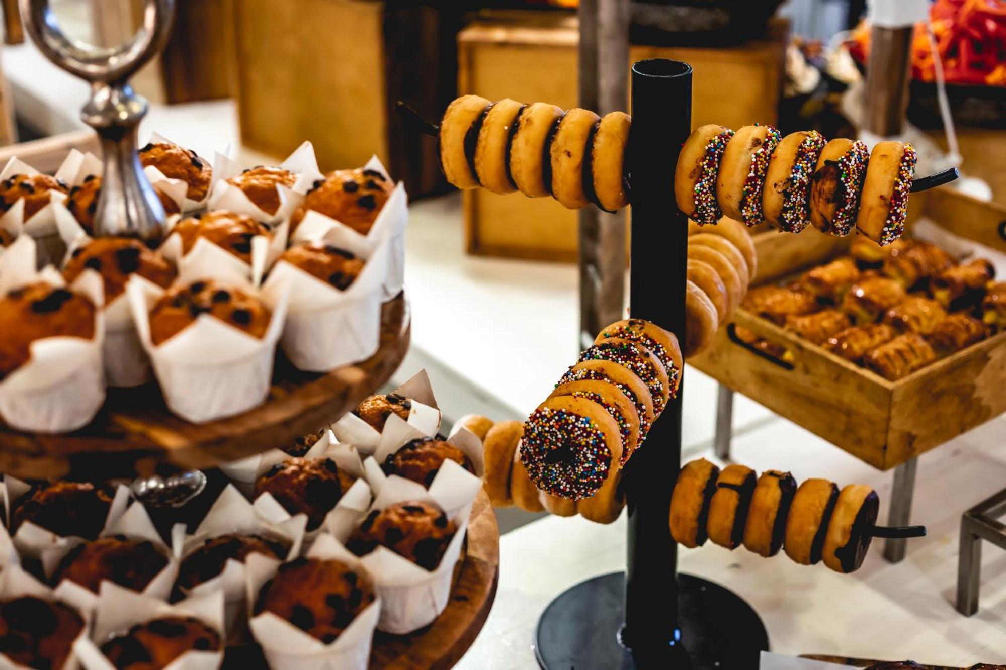 Daniel Herzliya Hotel Exterior photo A doughnut tree