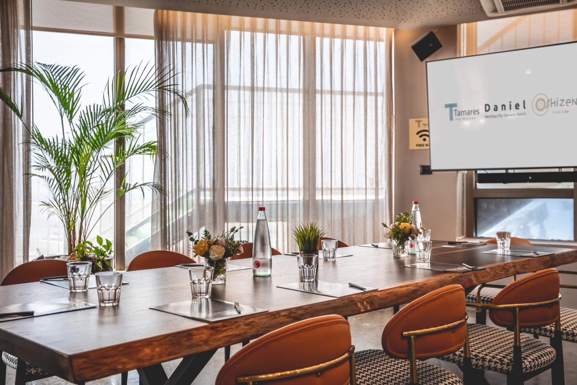 Daniel Herzliya Hotel Exterior photo Meeting room